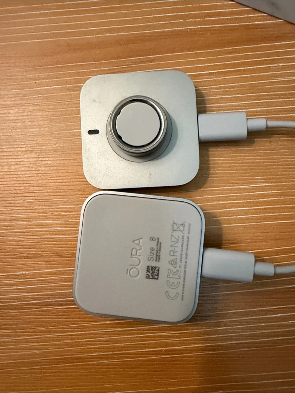 Oura Ring Gen 4 - Gold - Size 8 + TWO Chargers
